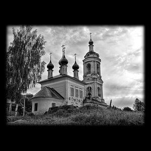 71-750 — Храм православный с куполами