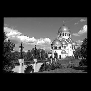 71-756 — Храм православный с куполами
