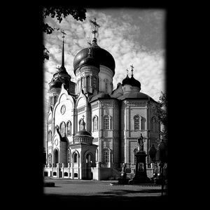 71-787 — Храм православный с куполами