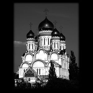 71-794 — Храм православный с куполами