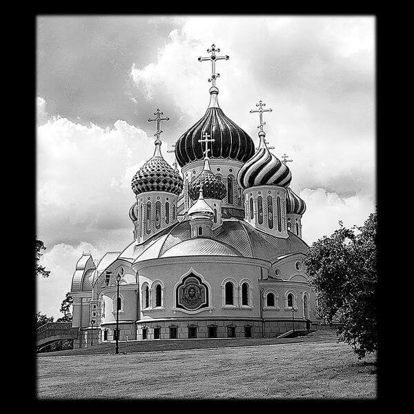 71-748 — Храм православный с куполами
