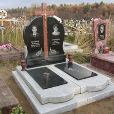 Памятник на кладбище