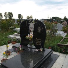 Памятник на кладбище