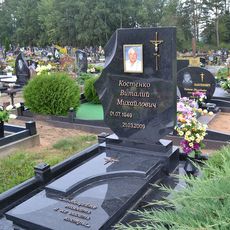 Памятник на кладбище