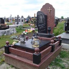 Памятник на кладбище