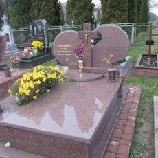 Памятник на кладбище