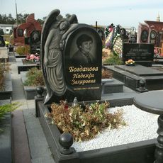Памятник на кладбище