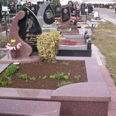 Памятник на кладбище