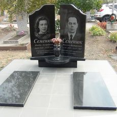 Памятник на кладбище