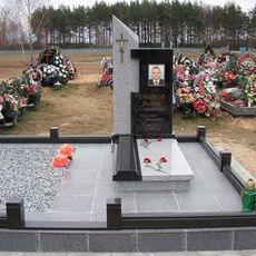 Памятник на кладбище